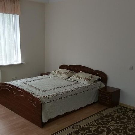 Sviatoshyn Aparthotel Киев Экстерьер фото