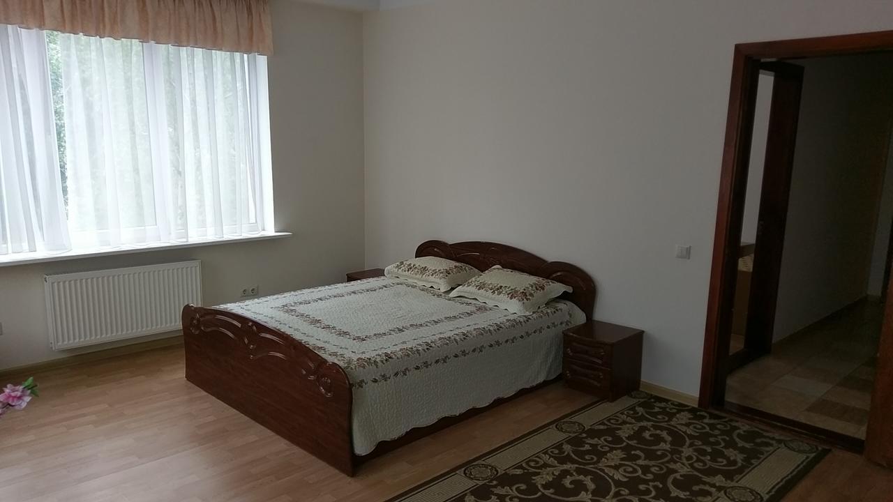 Sviatoshyn Aparthotel Киев Экстерьер фото